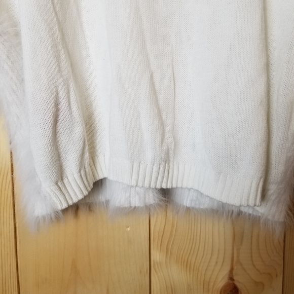 Jennifer Lopez Soft 3/4 Sleeve Winter Wonderland Sweater - Picture 5 of 10